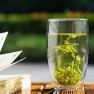【现代诗】秋天，品一盏香茗