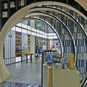 书市回暖，客流增加——实体书店迎来“春风”