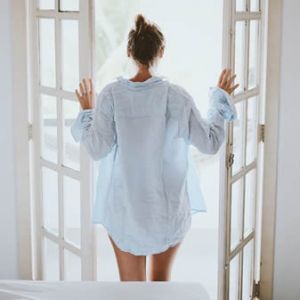 王小妮：那样想，然后这样想